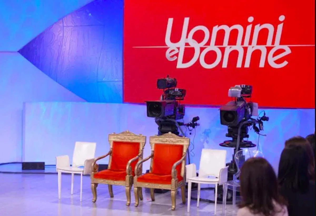 Uomini e Donne 2025: un’ex gieffina tra le probabili troniste, ipotesi Perla Vatiero