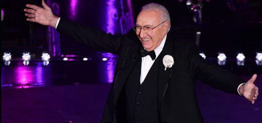 Pippo Baudo, addio al gigante della televisione italiana: una carriera lunga sessant’anni