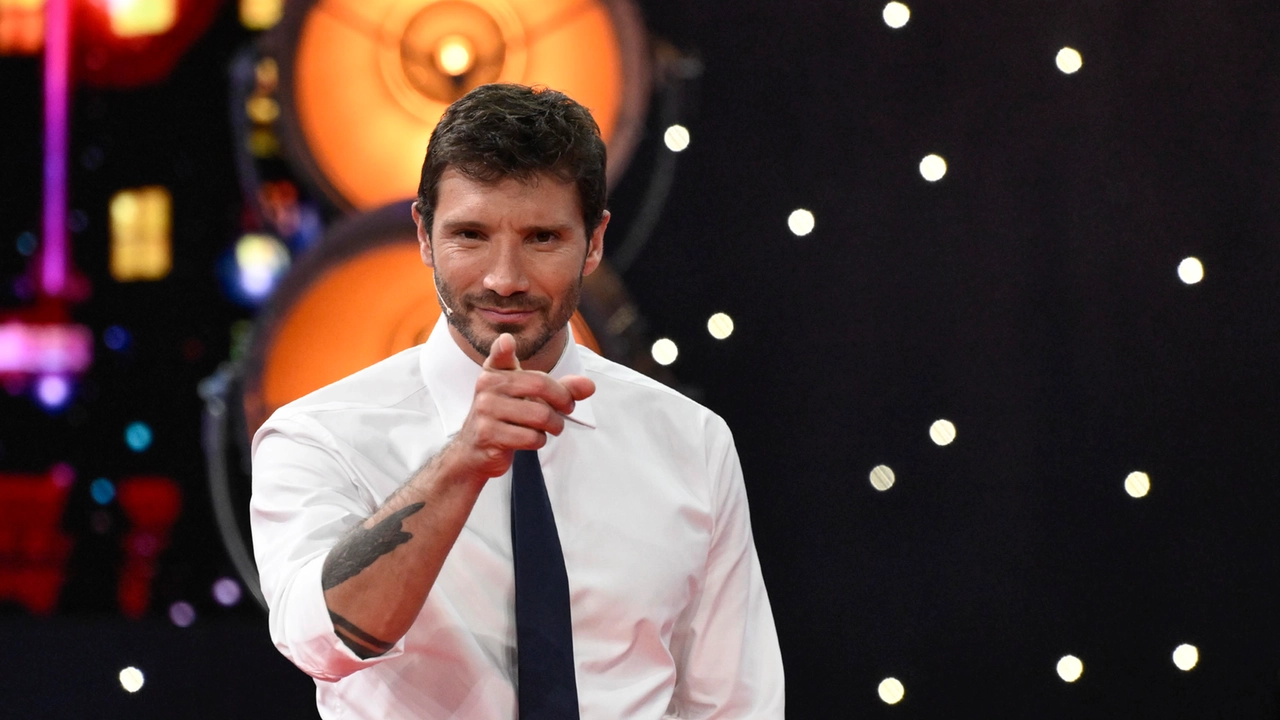 Video privati di Stefano De Martino trafugati online: scatta la denuncia e l’intervento del Garante della Privacy
