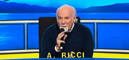 Striscia la Notizia, la data del ritorno non è più sicura: ecco perché