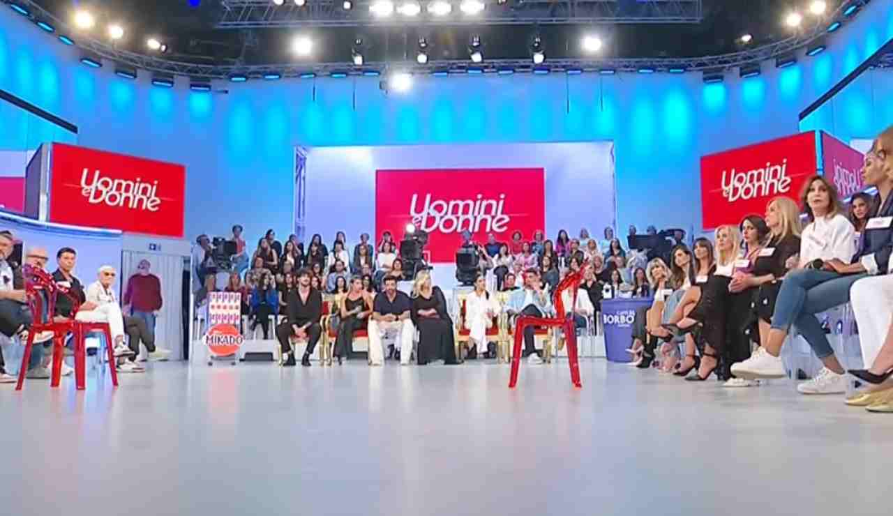 Anticipazioni Uomini e Donne 22 settembre 2025: nuovi tronisti e caos nel Trono Over