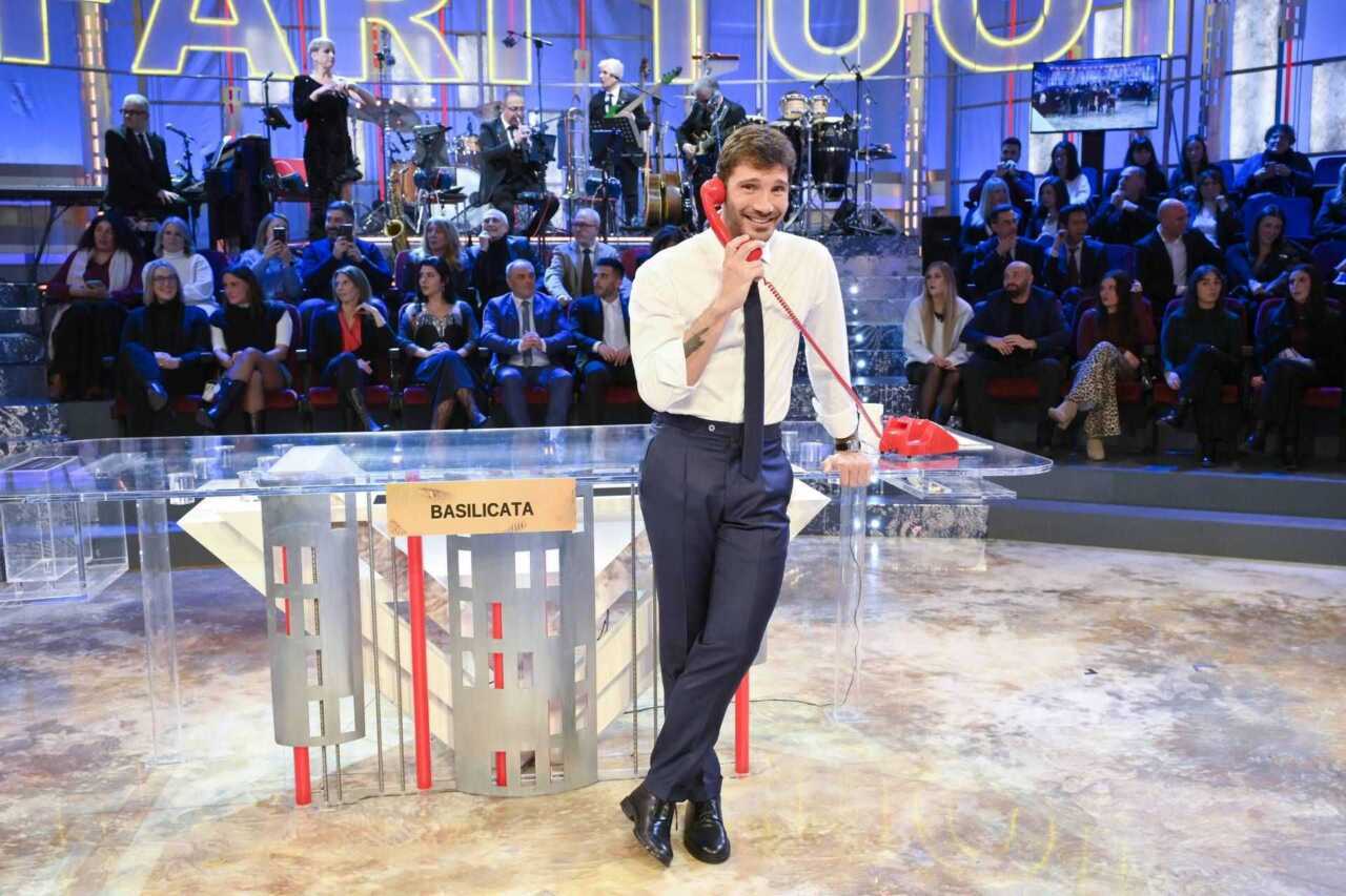 Ascolti tv 7 settembre: Affari Tuoi e La Ruota della Fortuna, la sfida infiamma settembre