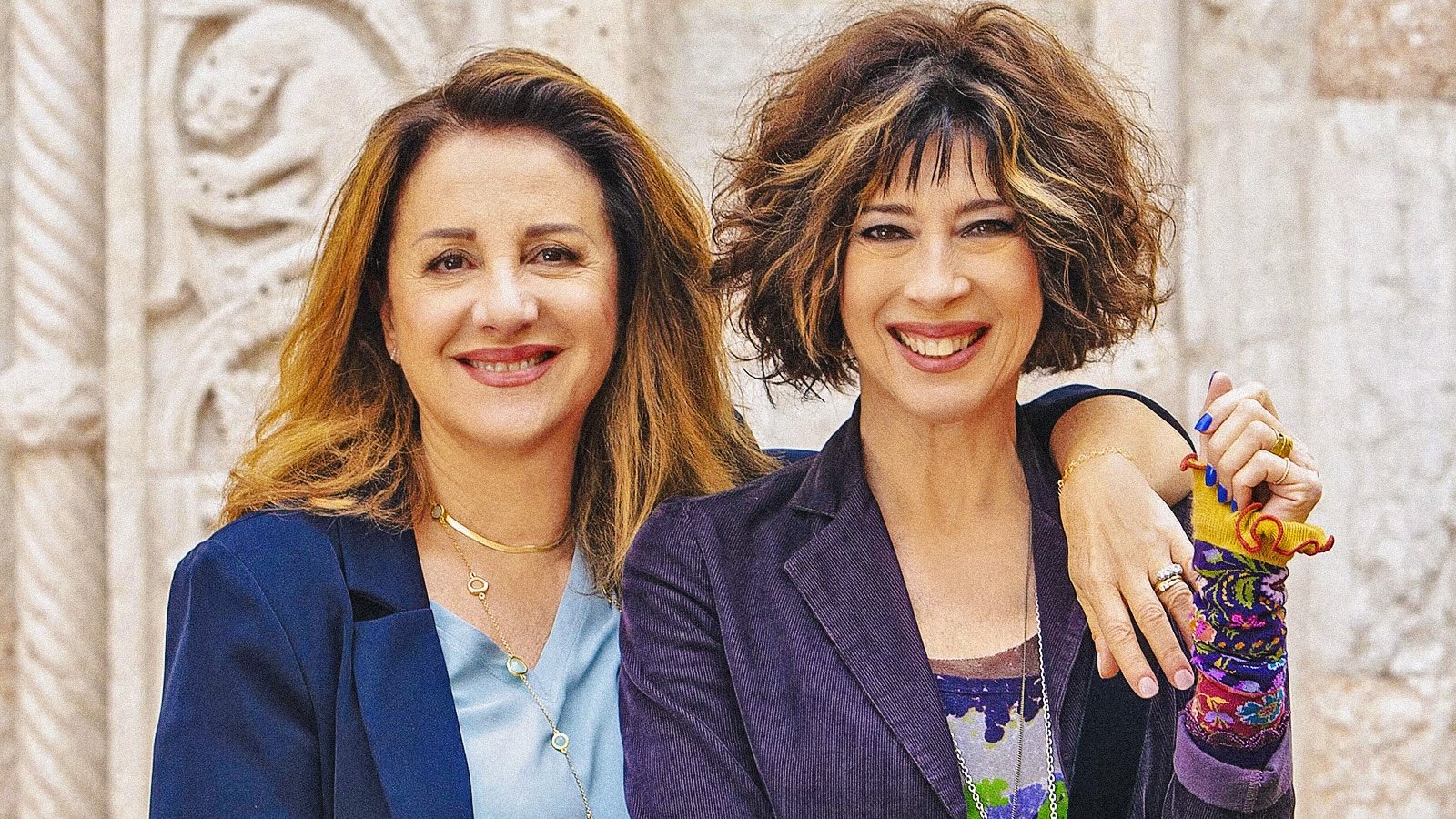 La prima serata del 21 settembre 2025 vede Rai1 dominare con la fiction Balene, che conquista 2,8 milioni di spettatori e uno share del 19,42%. Subito dopo si piazza Canale 5 con la soap La notte nel cuore, seguita da 2,1 milioni di spettatori e uno share del 16,61%. Tra le altre reti, Italia 1 con Le Iene raccoglie oltre 1 milione di spettatori, mentre Rai3 con Presa diretta si ferma a 923 mila. Gli altri canali registrano ascolti più contenuti, con numeri che confermano il predominio delle principali reti generaliste in prima serata.
