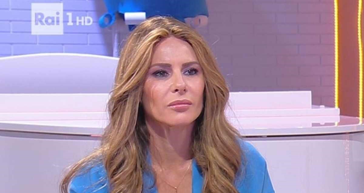 Rai1, bufera a UnoMattina in Famiglia: "Come si riconosce un gay? Ho i radar, basta un gesto"