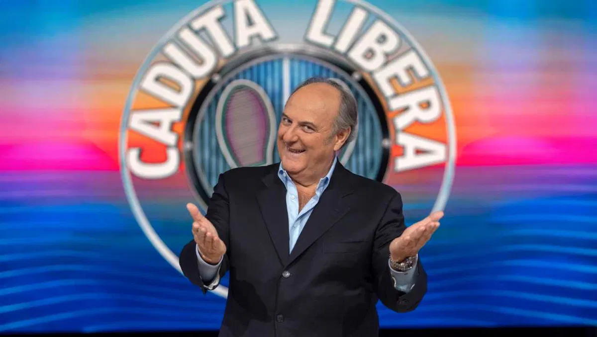 Addio di Gerry Scotti a Caduta Libera: il nuovo conduttore è Max Giusti