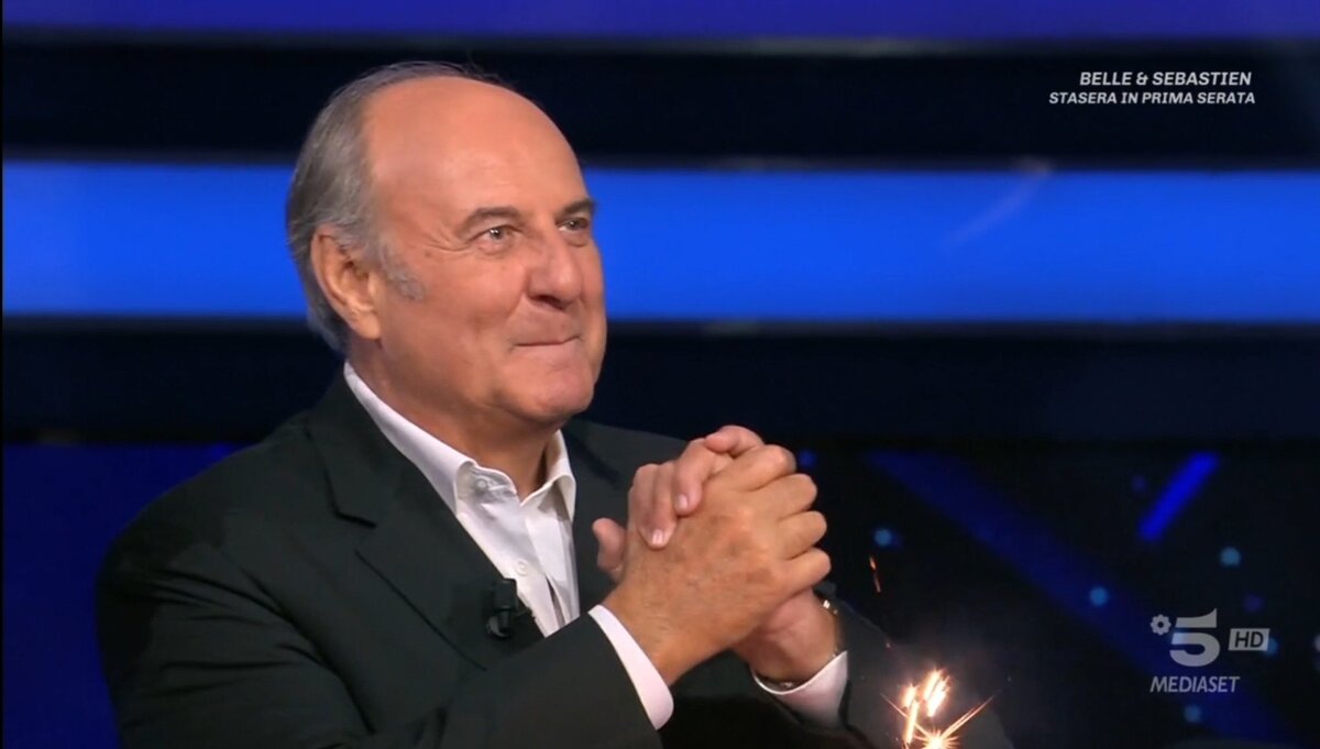 Gerry Scotti rompe il silenzio e celebra il successo de La ruota della fortuna
