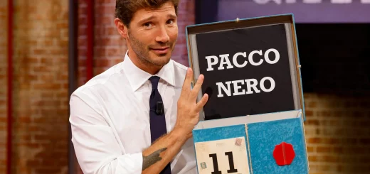 Stefano De Martino vittima di rapina a Milano: attimi di paura per il conduttore
