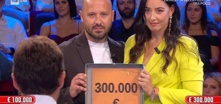 Affari Tuoi, Francesca rifiuta 200mila euro e vince i 300mila: premiato il coraggio