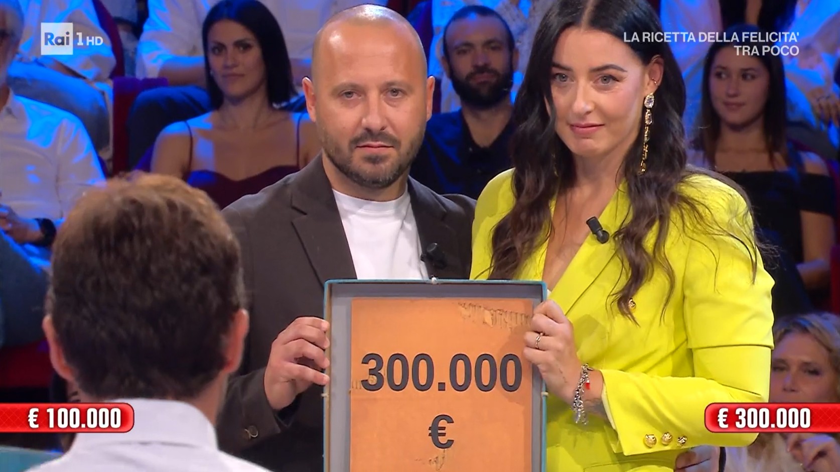 Affari Tuoi, Francesca rifiuta 200mila euro e vince i 300mila: premiato il coraggio