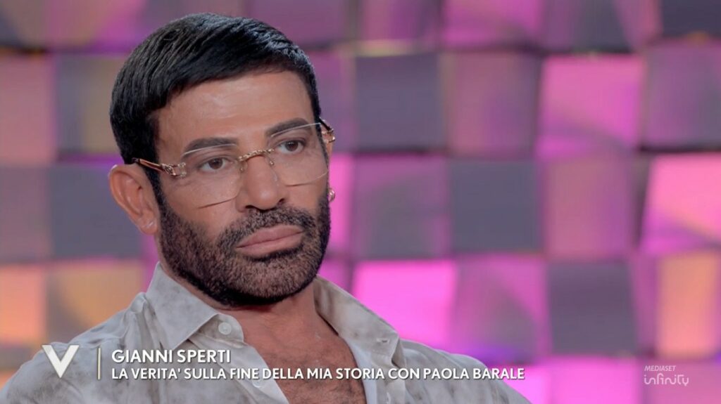 “Ci rimasi di mer*a”: Gianni Sperti racconta la separazione da Paola Barale